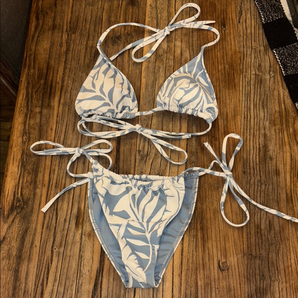 Billabong The Coast Is Calling Bikini